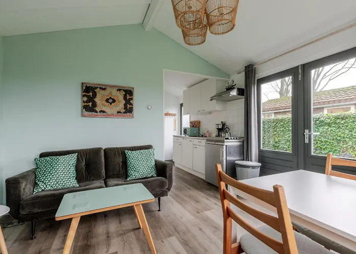 Holiday home Aan Het Einde - 273 Warmenhuizen